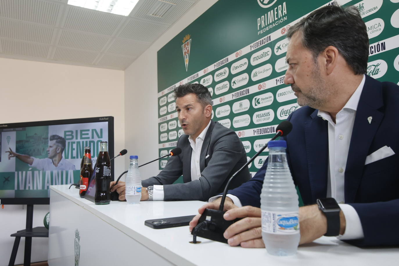 La presentación de Iván Ania como nuevo entrenador del Córdoba CF, en imágenes