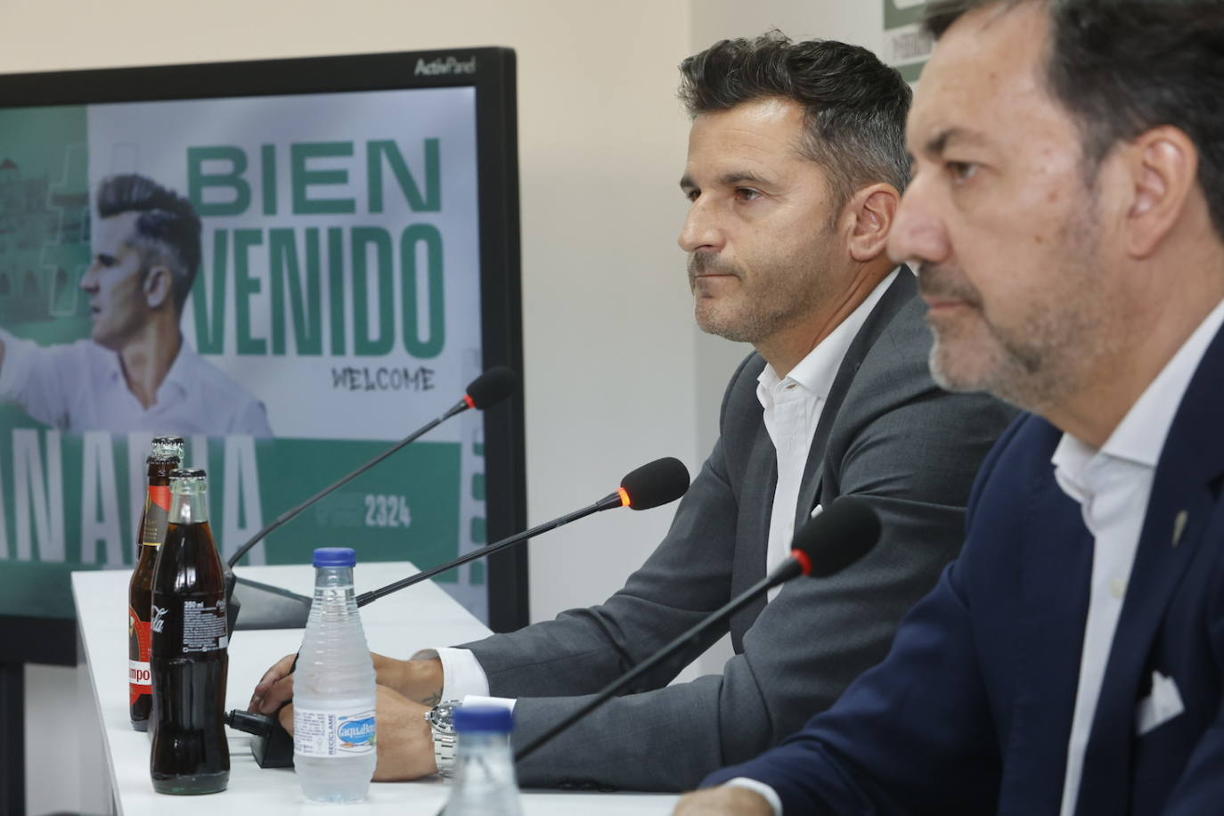 La presentación de Iván Ania como nuevo entrenador del Córdoba CF, en imágenes