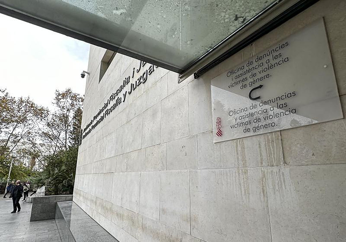 Imagen de archivo de la fachada de la Audiencia Provincial de Valencia