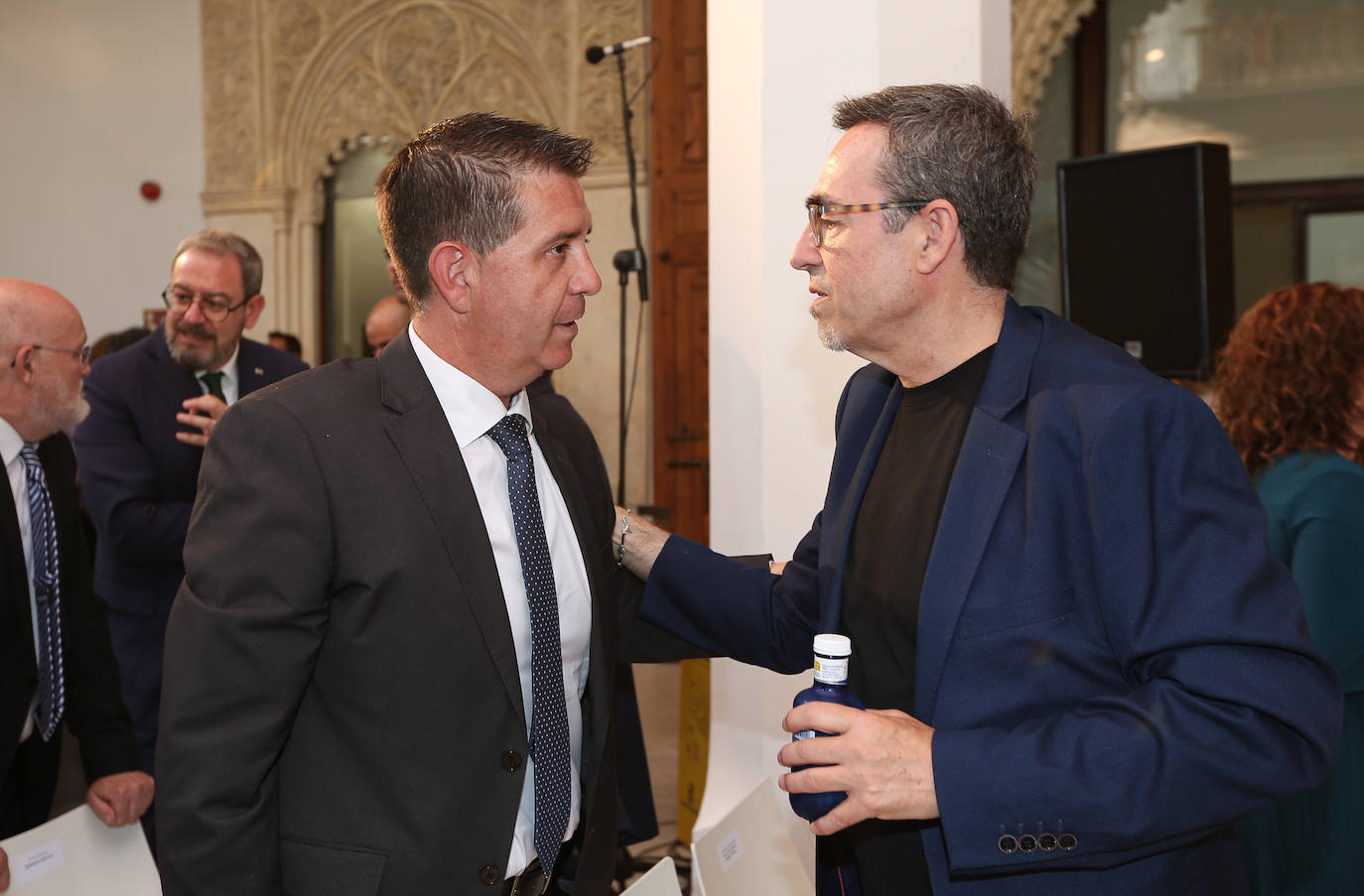 La toma de posesión de Emiliano García-Page como presidente de Castilla-La Mancha, en imágenes