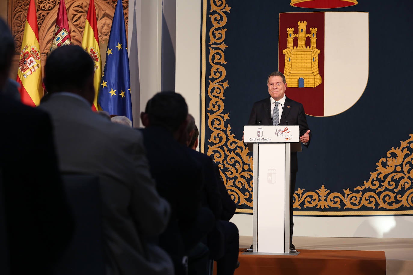 La toma de posesión de Emiliano García-Page como presidente de Castilla-La Mancha, en imágenes