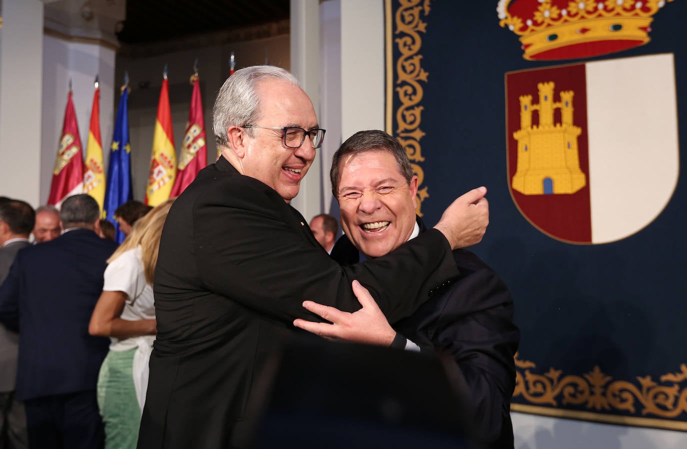 La toma de posesión de Emiliano García-Page como presidente de Castilla-La Mancha, en imágenes