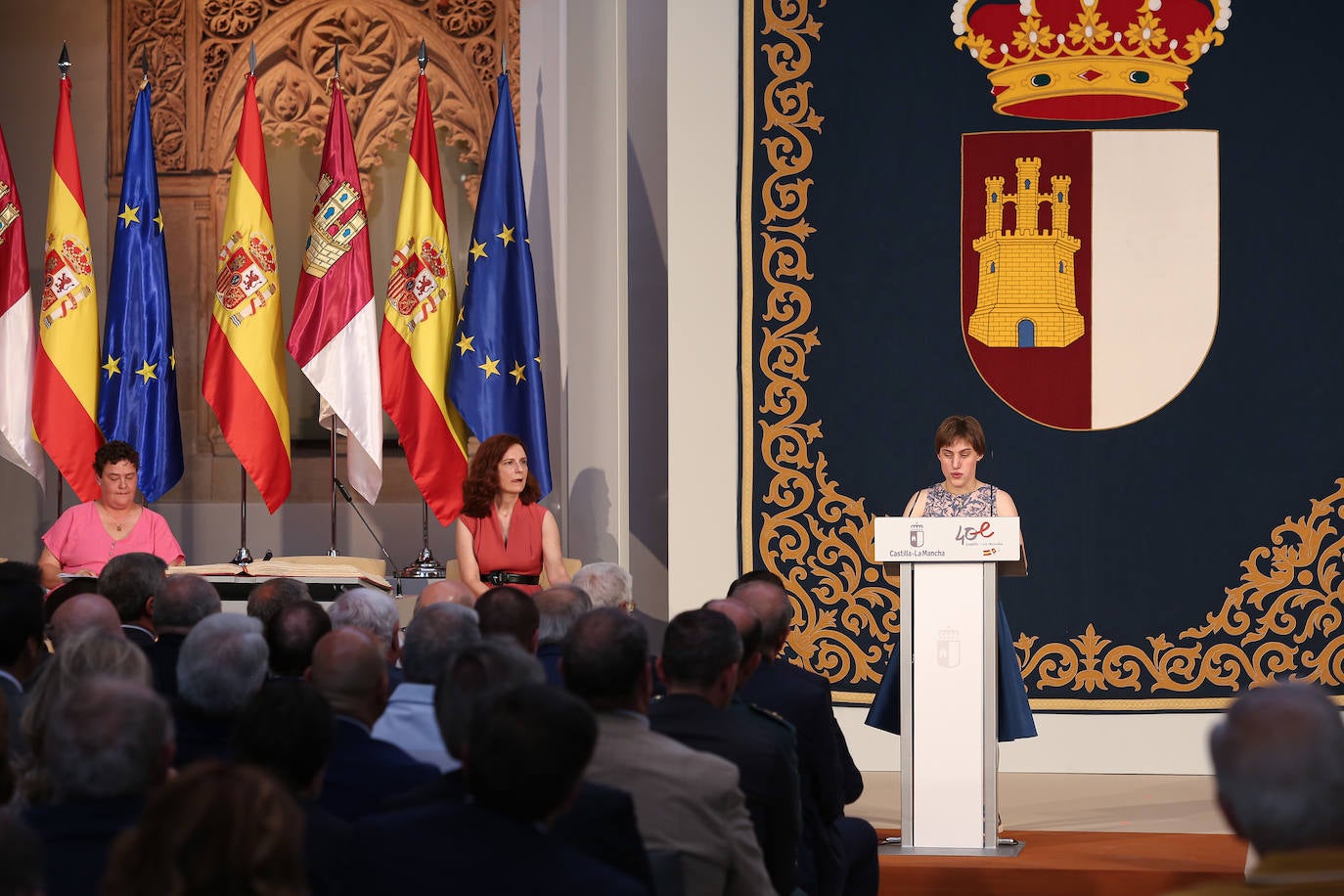 La toma de posesión de Emiliano García-Page como presidente de Castilla-La Mancha, en imágenes