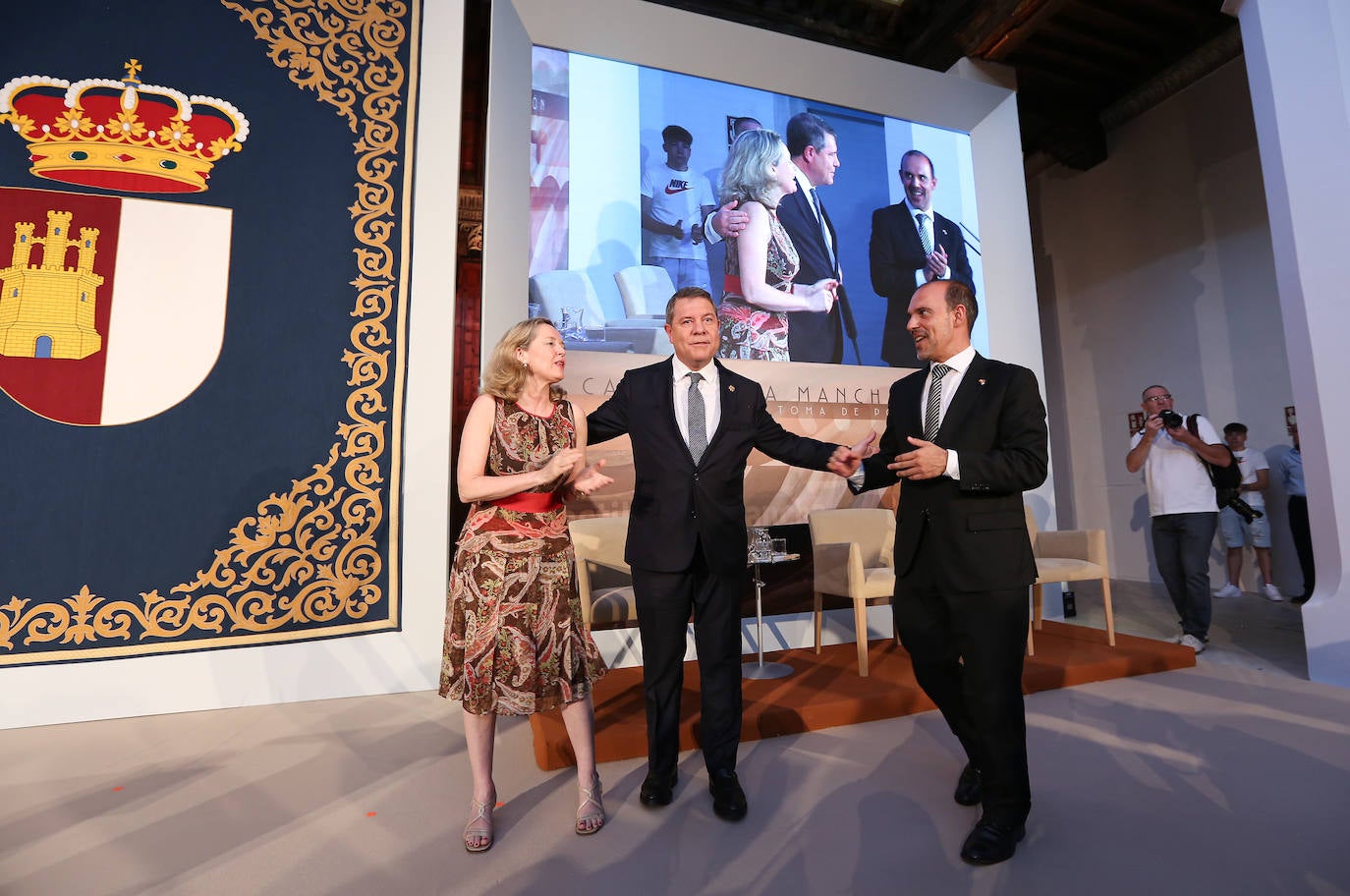 La toma de posesión de Emiliano García-Page como presidente de Castilla-La Mancha, en imágenes