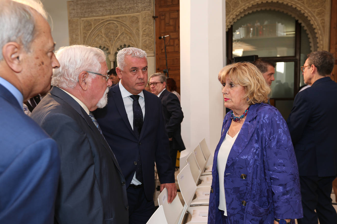 La toma de posesión de Emiliano García-Page como presidente de Castilla-La Mancha, en imágenes