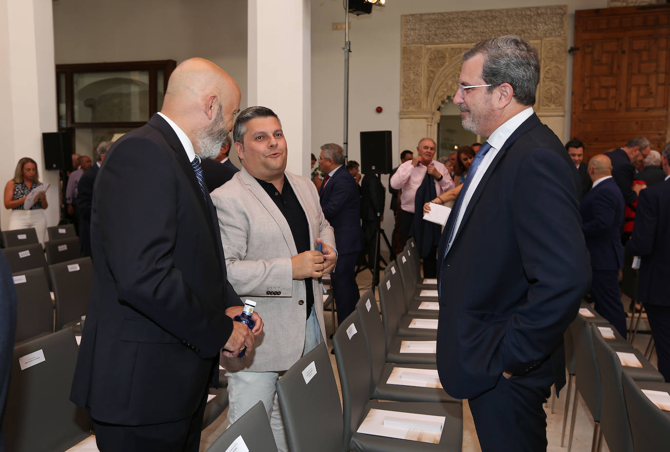 La toma de posesión de Emiliano García-Page como presidente de Castilla-La Mancha, en imágenes