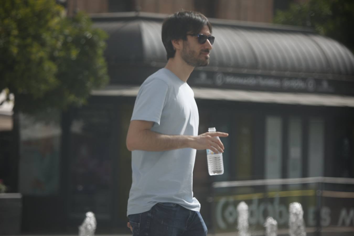 Fotos: Córdoba se abrasa a casi 44 grados a la sombra en la ola de calor