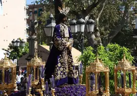 (Vídeo) El Rescatado avanza entre devoción y clamor de cornetas el Domingo de Ramos de Córdoba