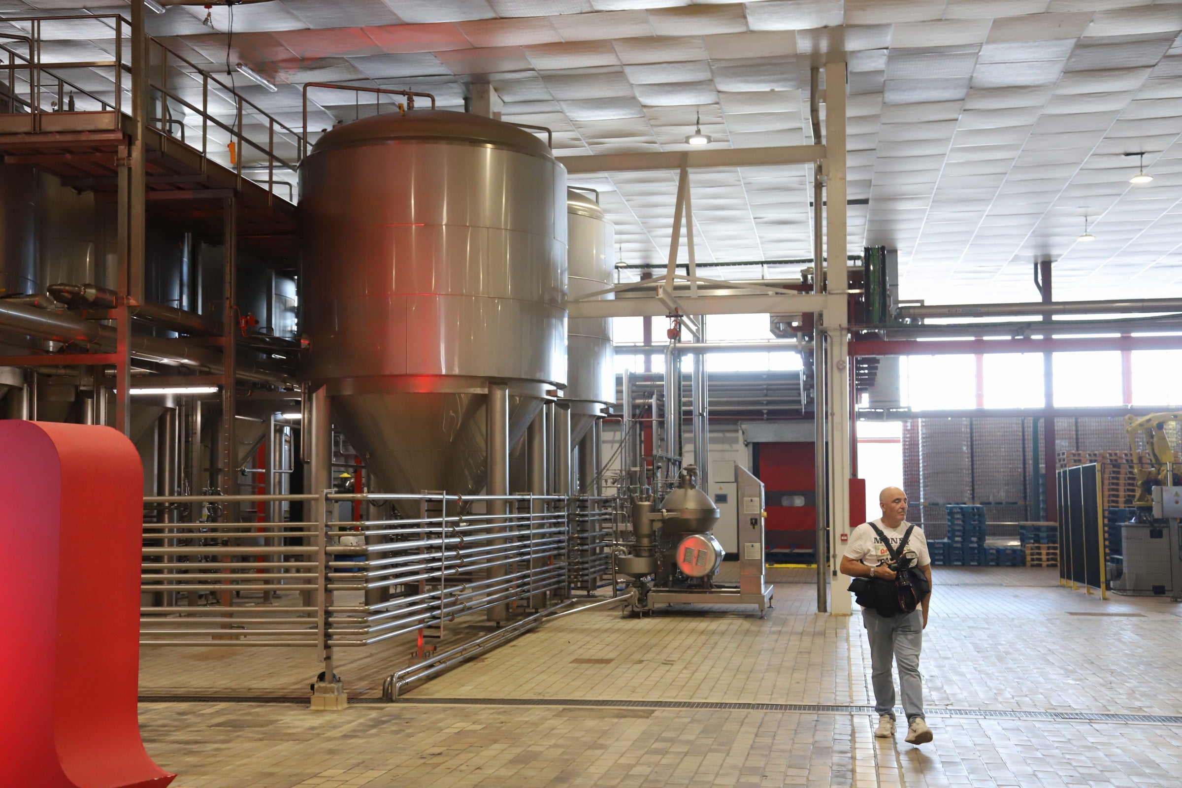 Así hace Mahou más de 50 tipos de cervezas en la fábrica de Córdoba, en imágenes