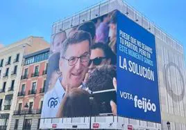 El PP cuelga una lona para apelar al voto útil a Feijóo: «Puede que no seamos tu partido, pero somos la solución»