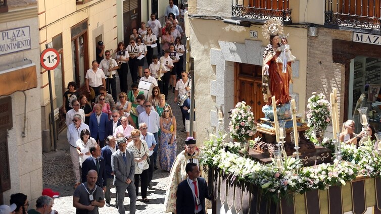 La Virgen del Carmen recorre las calles de Toledo