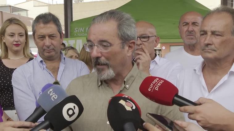 Flores (Vox) dice que Feijóo tiene una semana para "aclararse" y "decidir" qué quiere hacer