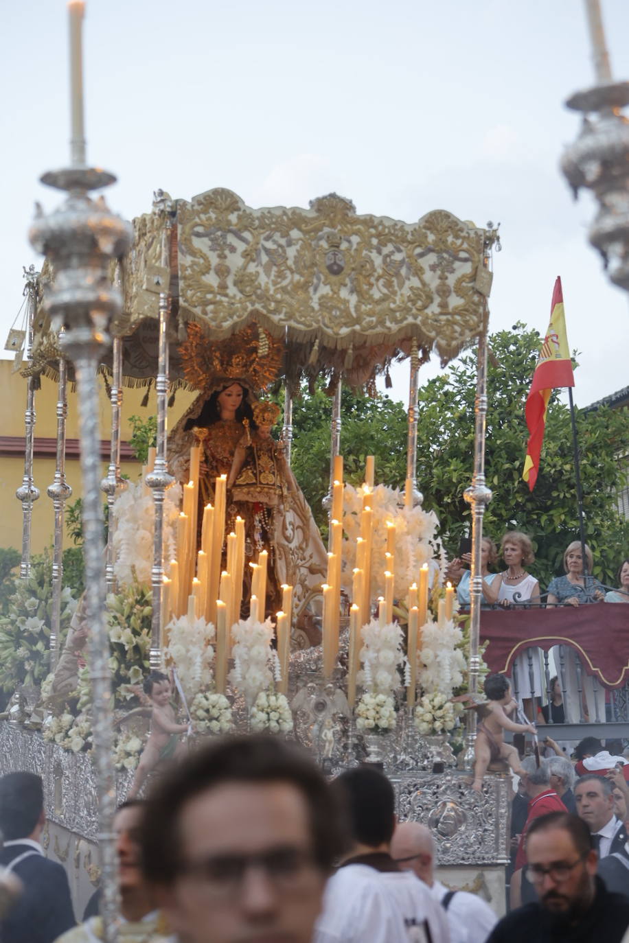 La Virgen del Carmen de San Cayetano de Córdoba siembra la alegría, en imágenes