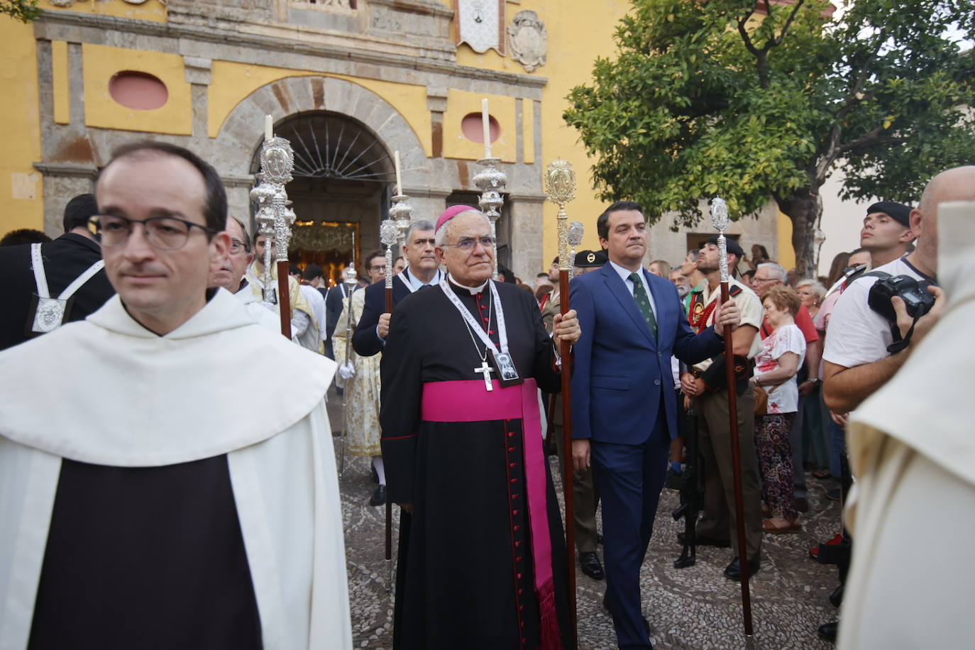 La Virgen del Carmen de San Cayetano de Córdoba siembra la alegría, en imágenes