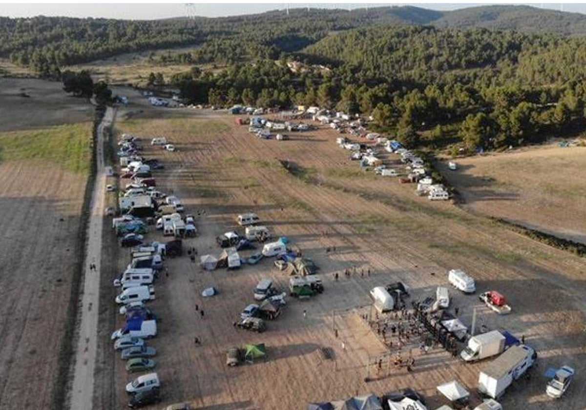 Fiesta ilegal en Almansa, donde todavía quedan unas 200 personas