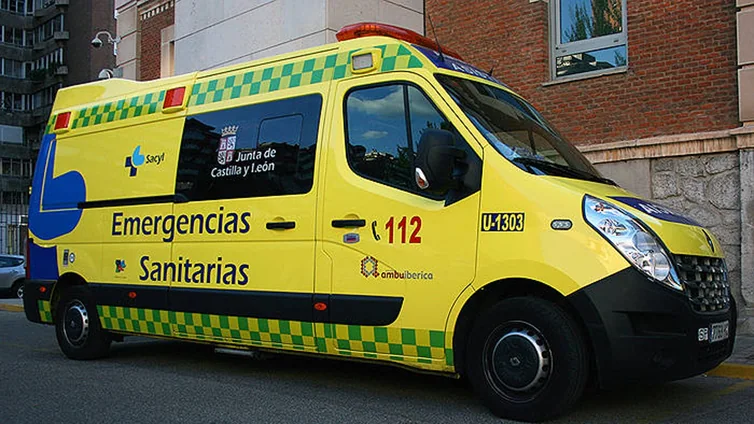Fallece un conductor de 55 años tras salirse de la vía y caer a una acequia en Carrizo de la Ribera (León)