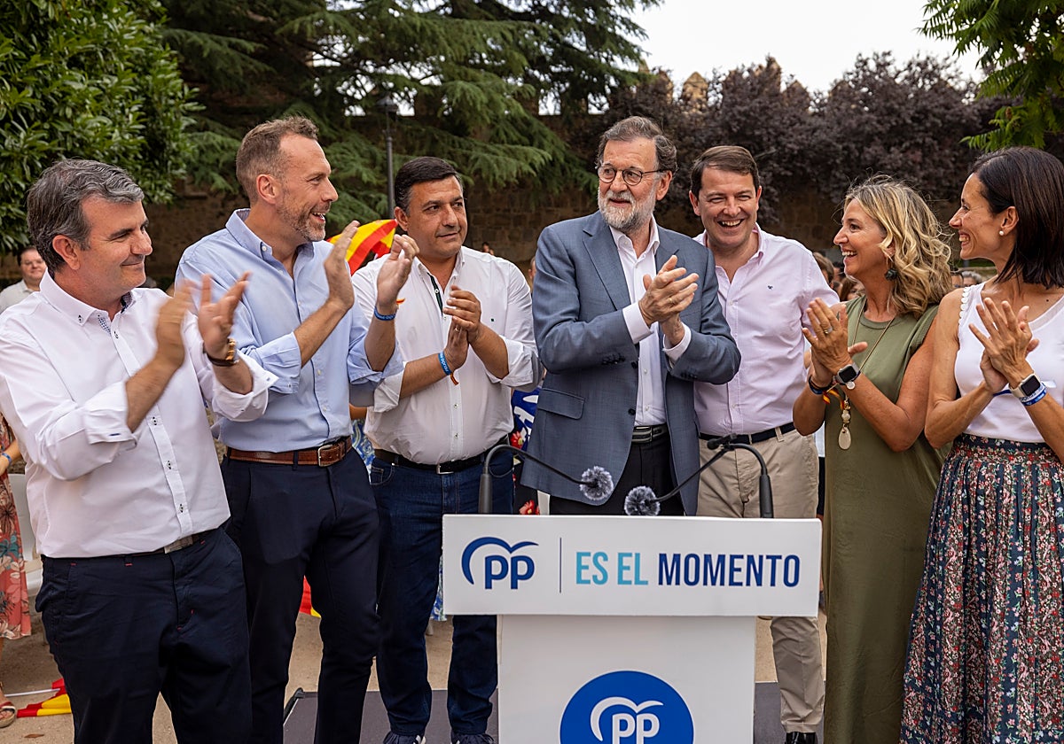 Rajoy, con Mañueco y los candidatos en Ávila