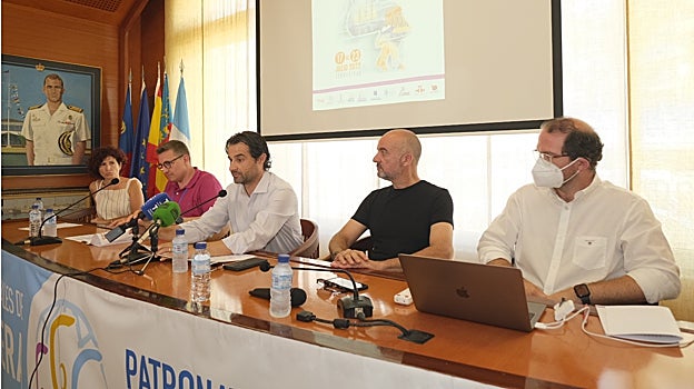 Presentación de las actividades, entre otros, por el alcalde, Eduardo Dolón