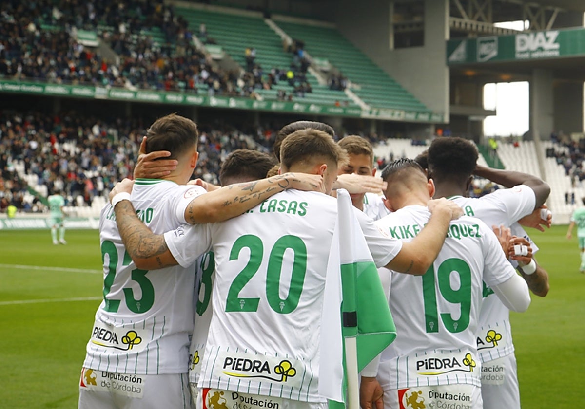 Los jugadores del Córdoba celebran un gol en El Arcángel
