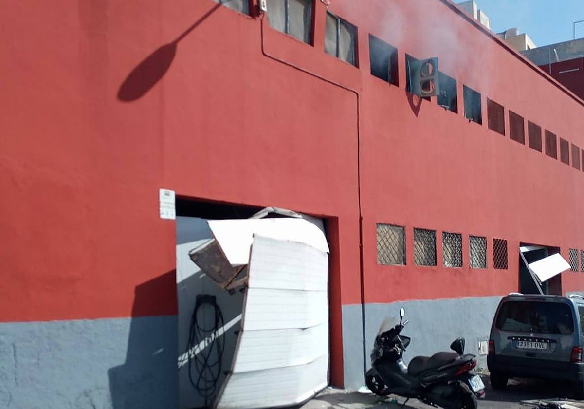 La fábrica de hielo de Santa Cruz de Tenerife donde ha ocurrido una explosión