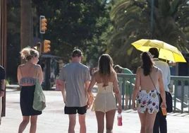 Málaga prolonga su infierno por el terral y vive la noche más calurosa desde que hay registros