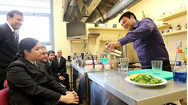 Curso de camarero en la antigua escuela de hostelería de Las Lonjas