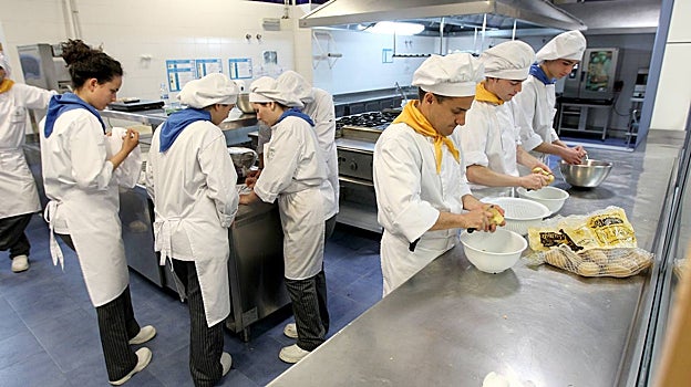 Imagen de archivo de los alumnos de la antigua escuela de Las Lonjas