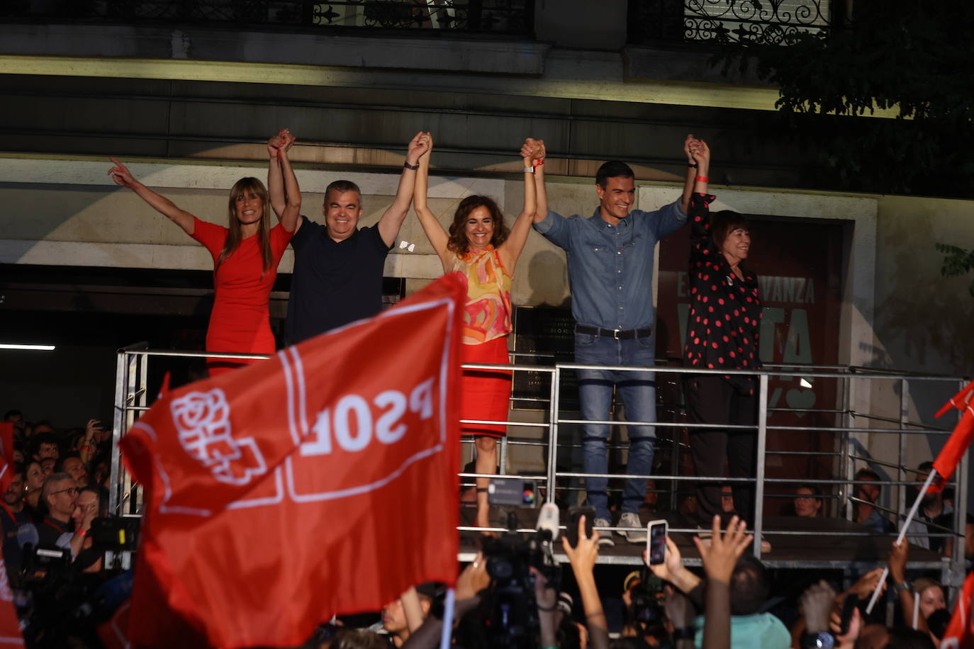 Noche electoral en el seguimiento de resultados de las elecciones generales en la sede del PSDOE en la calle Ferraz