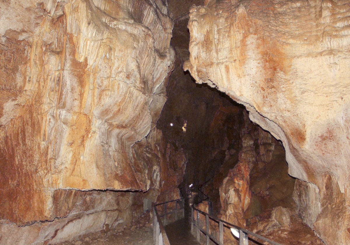 Cueva de los Franceses en Revilla de Pomar (Palencia)