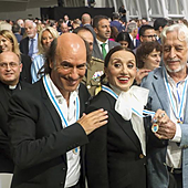 Galicia entrega su Medalla de Oro a Luz Casal, Juan Pardo y Carlos Núñez, «interpretes de un pueblo inmenso»