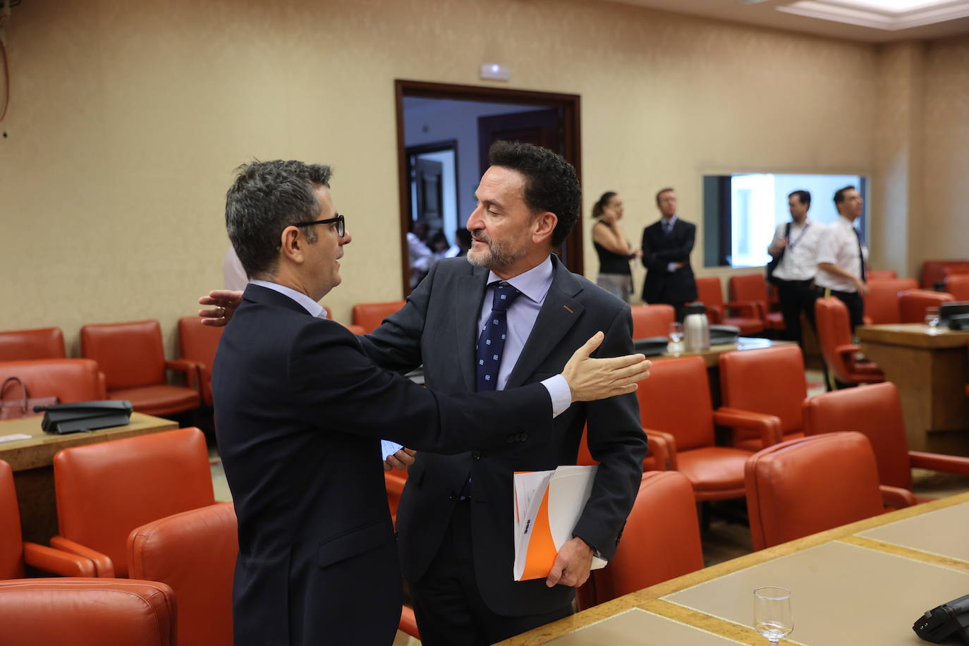 Félix Bolaños saluda a Edmundo Bal