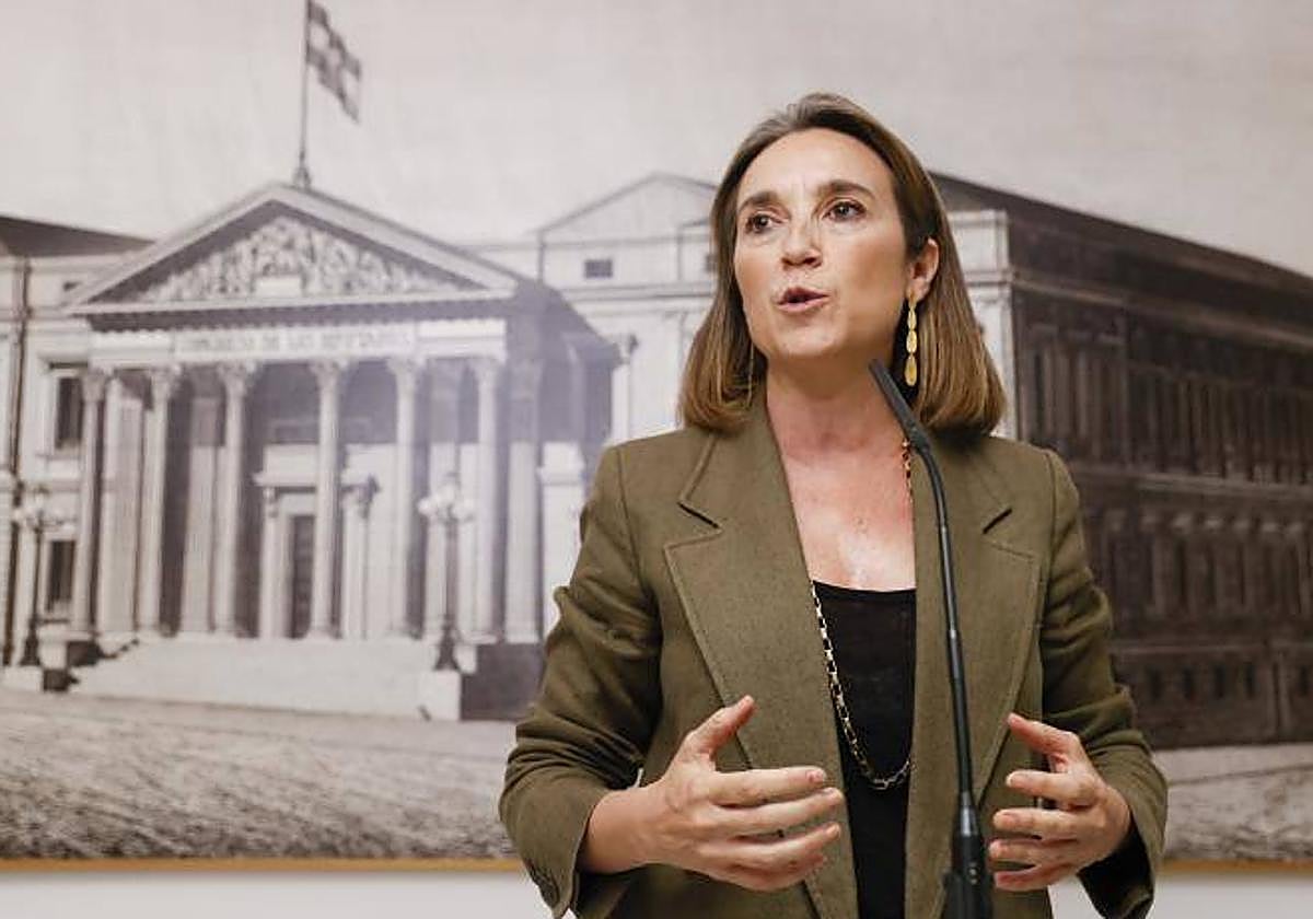 La secretaria general y portavoz en el Congreso del PP, Cuca Gamarra, tras la Diputación Permanente