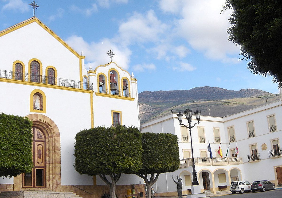 Plaza del Ayuntamiento de Dalías en Almería.
