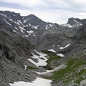 Muere una mujer francesa tras despeñarse unos 200 metros en los Picos de Europa