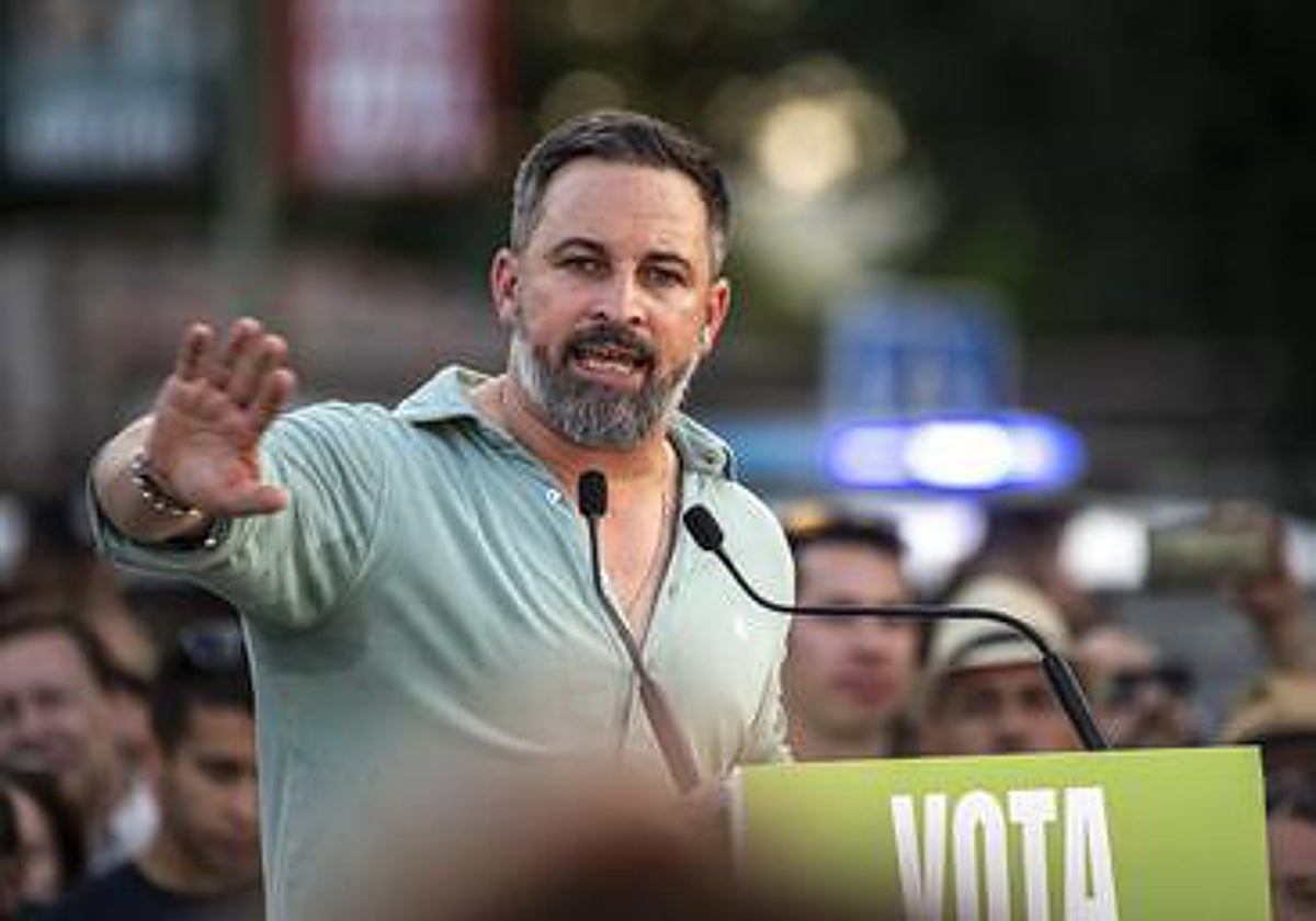 El dirigente de Vox Santiago Abascal, en un mitin durante la campaña