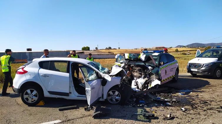 Accidente Córdoba: heridos graves dos guardias civiles en Peñarroya y el conductor del vehículo que chocó con ellos