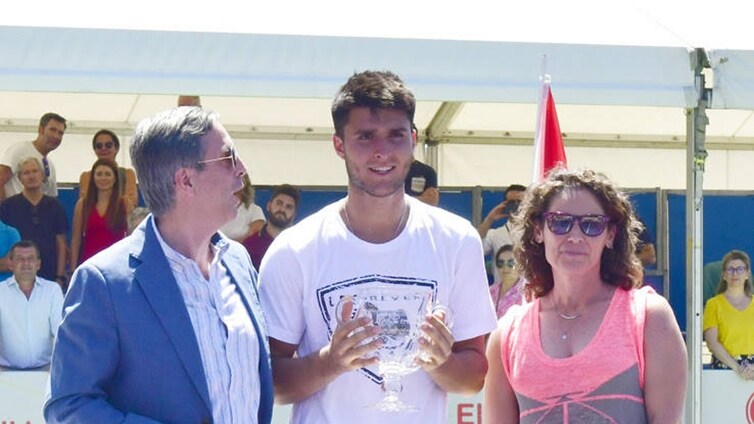 Pablo Llamas vence en el torneo de El Espinar veinte años después de que lo hiciese Rafa Nadal