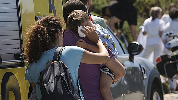 Grave accidente tras volcar un autobús con niños que se dirigía a los Lagos de Covadonga