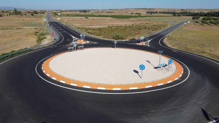 Invierten 220.000 euros en las obras de mejora de la seguridad vial  en la CM-410 en Pulgar