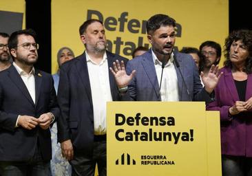 La cúpula de ERC pide por carta a Junts «sumar esfuerzos» para negociar con el PSOE una investidura