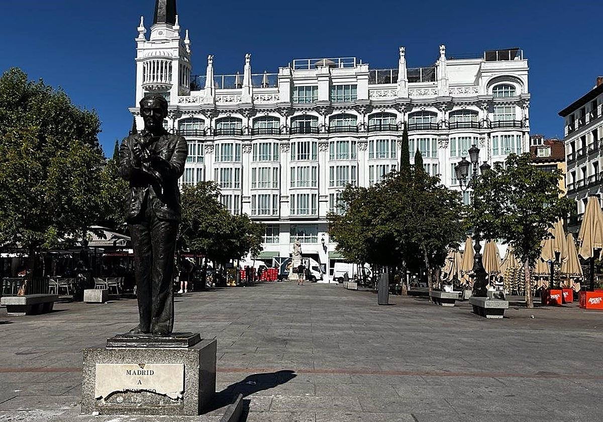Estatua del poeta y dramaturgo Federico García Lorca dañada en Madrid