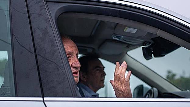 Juan Carlos I ha abandonado a primera hora de este martes Sangenjo