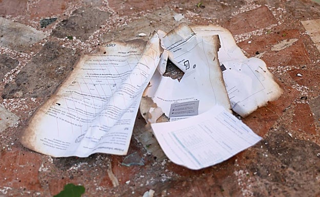 Algunas de las pertenencias encontradas tras la explosión