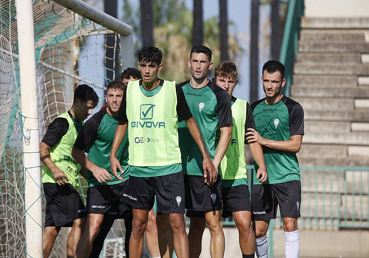 Los jugadores del Córdoba durante un encuentro de pretemporada