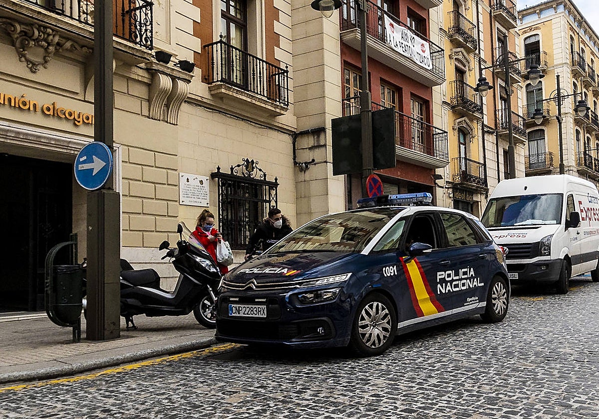 Imagen de archivo de la Policía Nacional por las calles de Alcoy