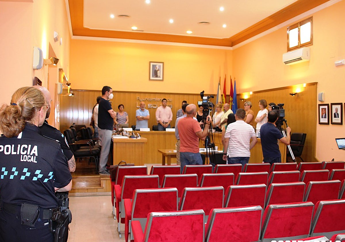 Sigue la polémica por la eliminación del minuto de silencio por las víctimas de violencia machista en La Solana