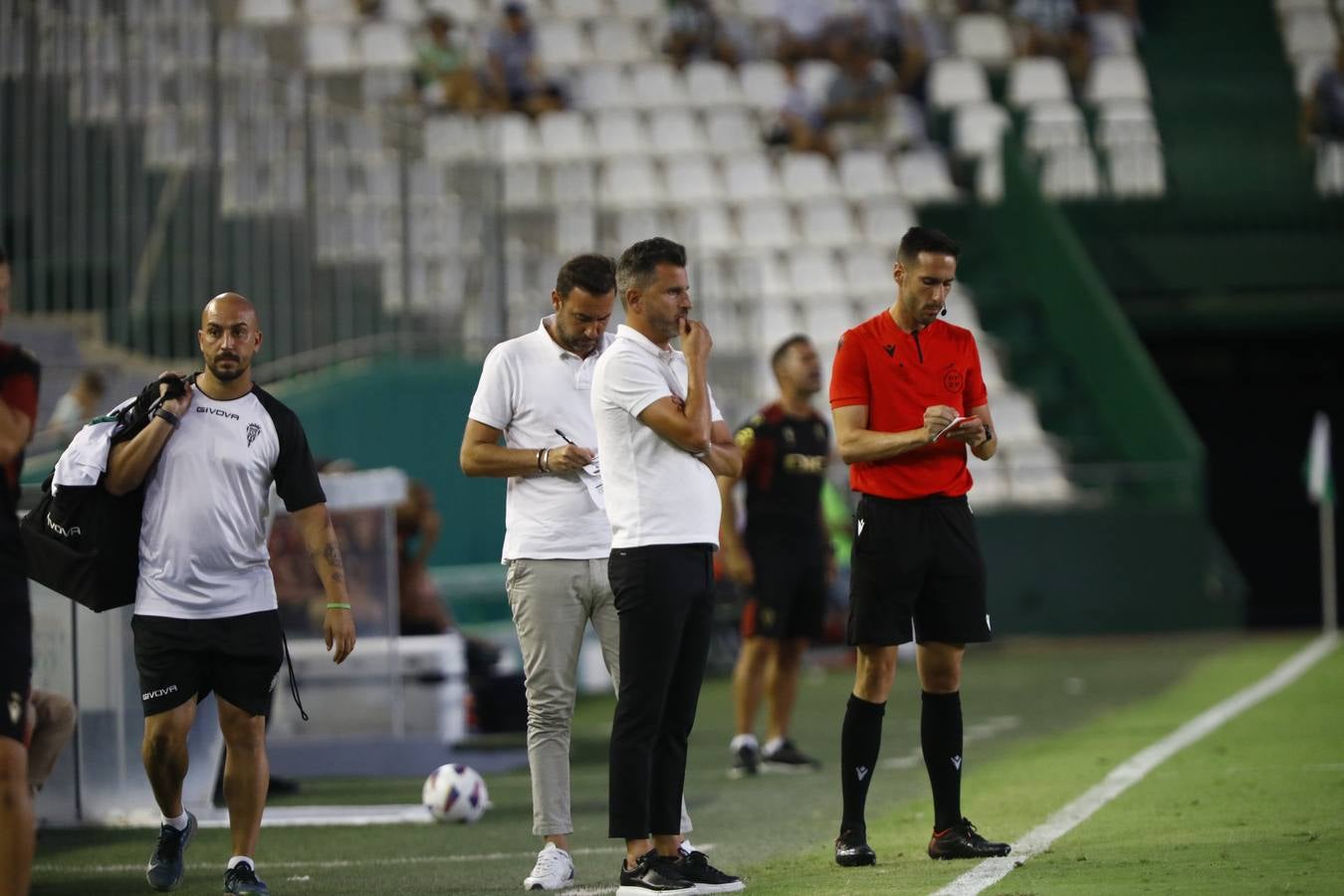 Las mejores imágenes del I Trofeo Puertas de Córdoba, disputado entre el Córdoba CF y el Cádiz CF