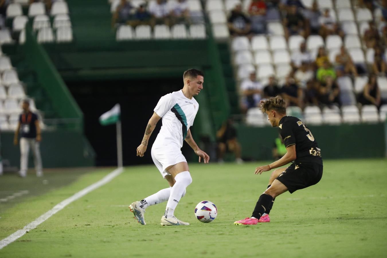 Las mejores imágenes del I Trofeo Puertas de Córdoba, disputado entre el Córdoba CF y el Cádiz CF