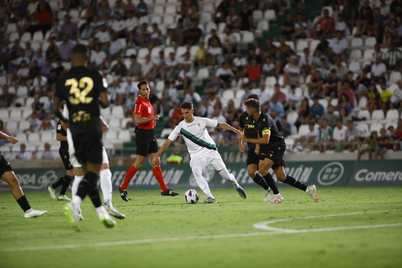 Las mejores imágenes del I Trofeo Puertas de Córdoba, disputado entre el Córdoba CF y el Cádiz CF