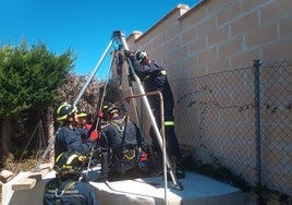 Rescatan a un hombre atrapado en un pozo de quince metros de profundidad en Tudela de Duero (Valladolid)